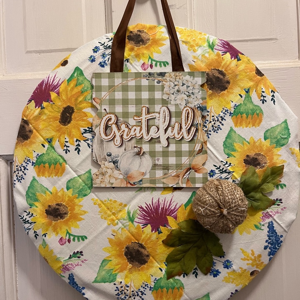 Large door wreaths assortment